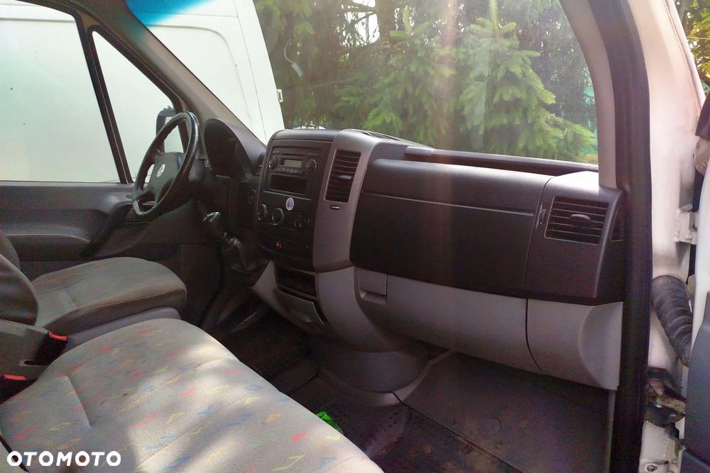 deska rozdzielcza kompletna (bez Radia, panelu nawiewu i kierownicy) do MERCEDES sprinter W906 06- Volkswagen crafter I 05-