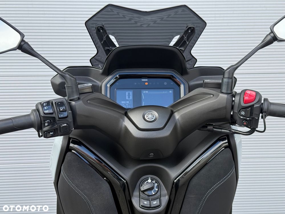 Yamaha X-max - 24