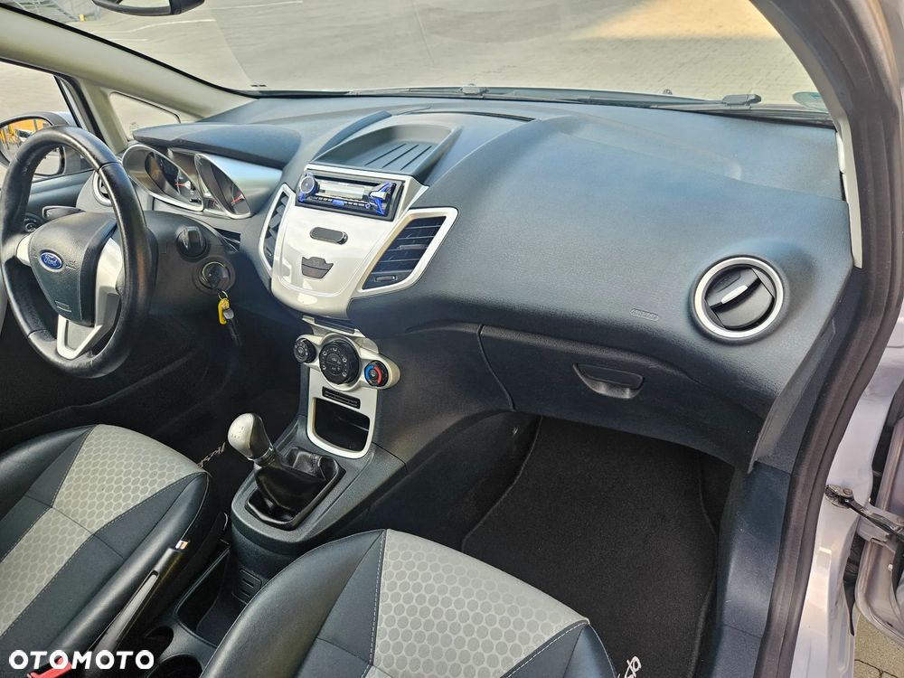 Ford Fiesta 1.4 Ghia EU5 - 17