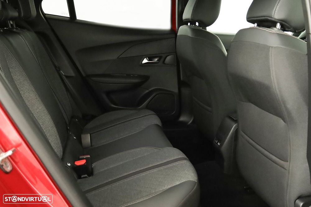 Peugeot 2008 1.2 PureTech Allure - 23