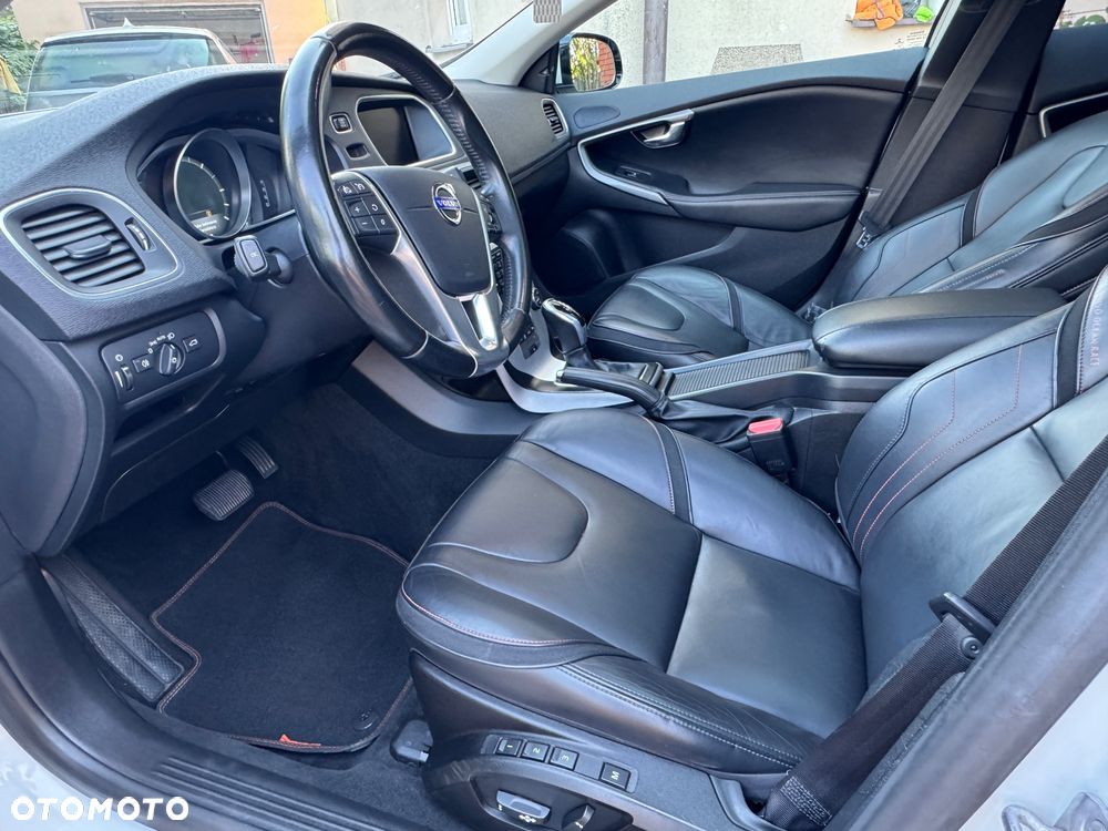 Volvo V40 D4 Geartronic Ocean Race - 26