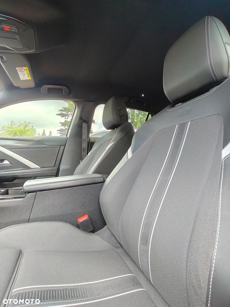Opel Astra 1.5 GS - 18