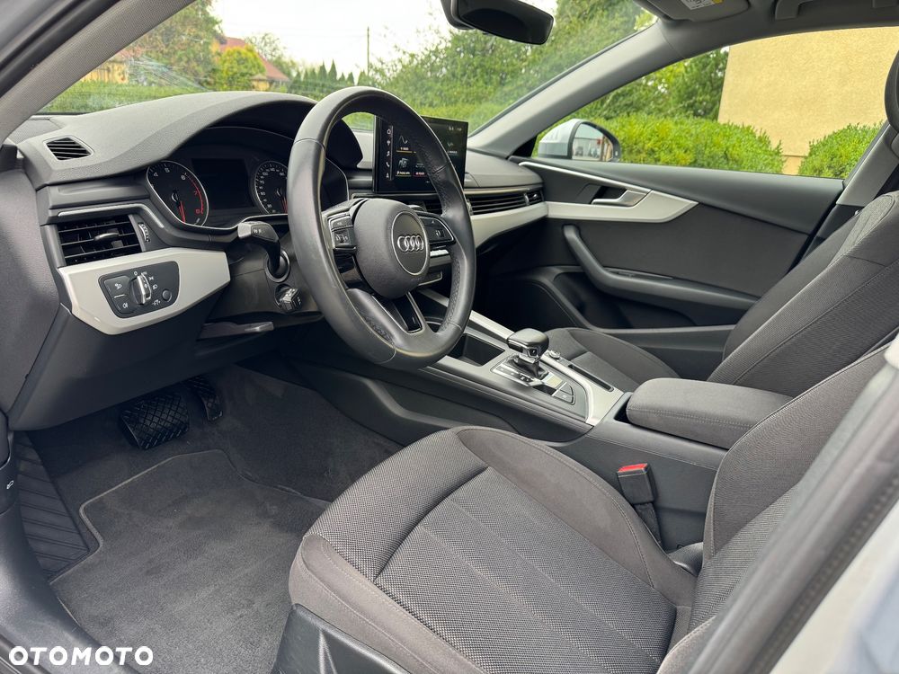 Audi A4 Limousine - 12