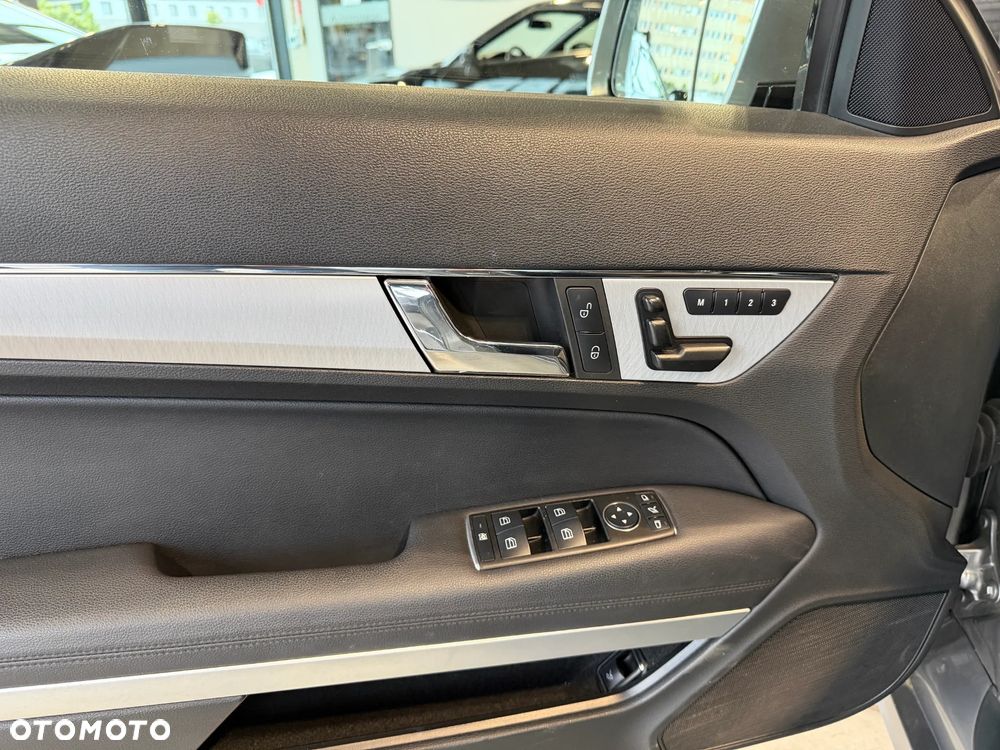 Mercedes-Benz Klasa E 350 BlueEFFICIENCY 7G-TRONIC Avantgarde - 14