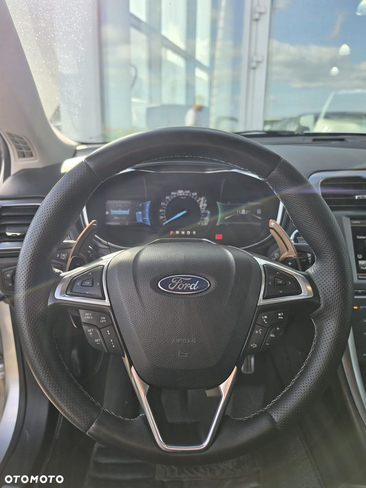 Ford Fusion - 8