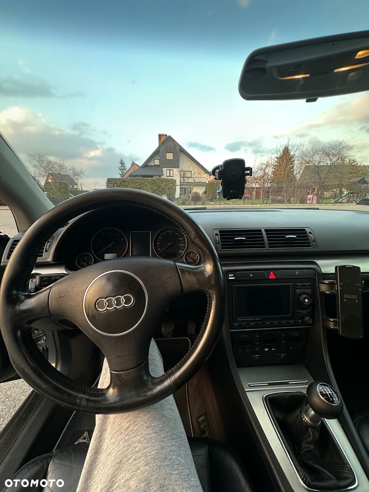 Audi A4 Limousine 3 - 14