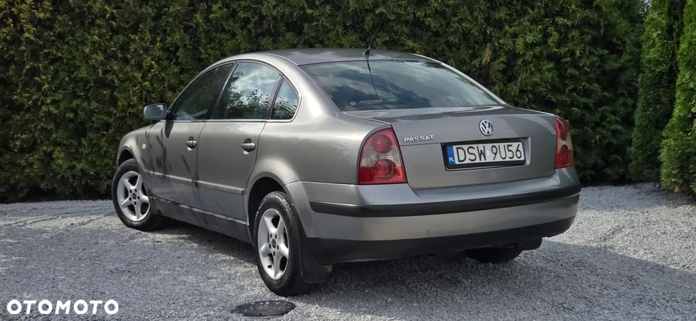 Volkswagen Passat 1.9 TDI Comfortline - 4