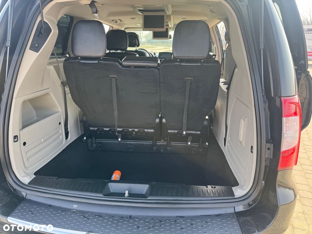 Chrysler Town & Country 3.6 Limited - 18
