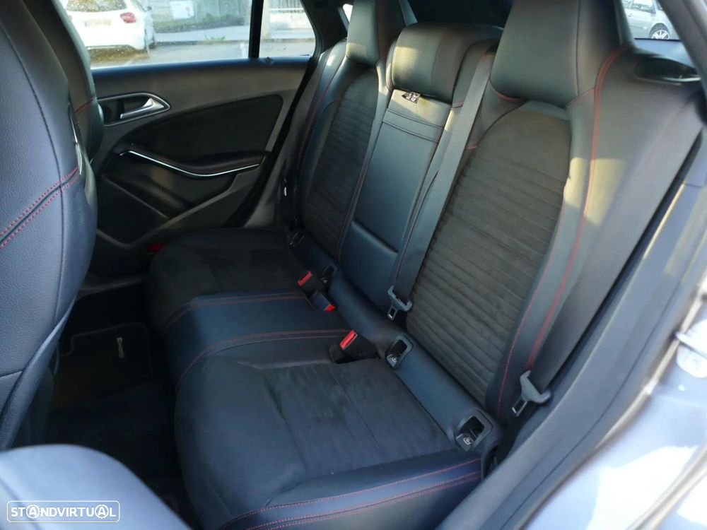 Mercedes-Benz CLA 200 d Shooting Brake AMG Line Aut. - 32