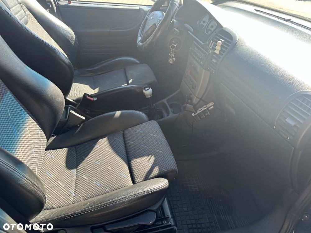 Opel Zafira - 8