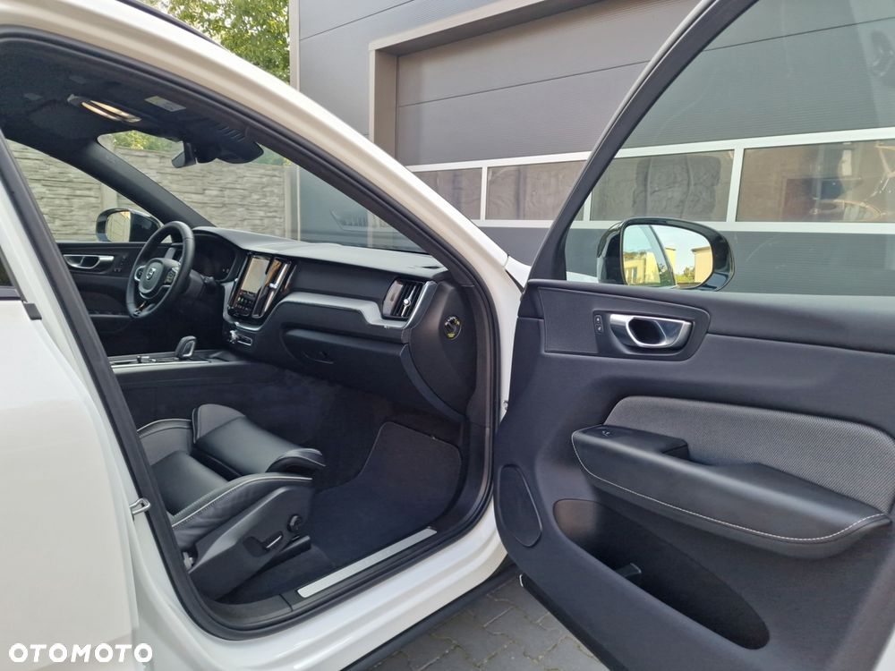 Volvo XC 60 B4 B Geartronic RDesign - 22