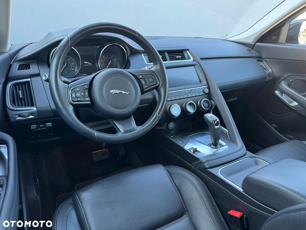 Jaguar E-Pace 2.0 i4P AWD SE - 11