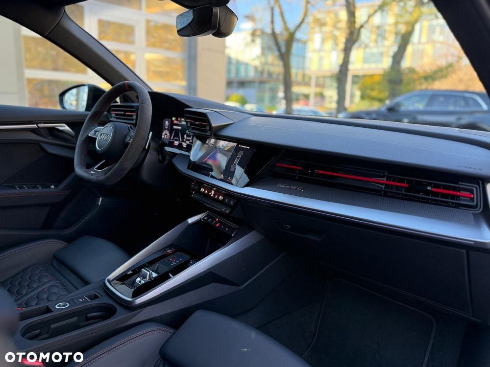 Audi RS3 Limousine - 25