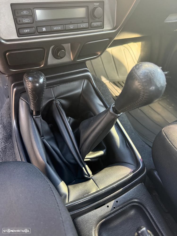 Nissan Pick Up - 16