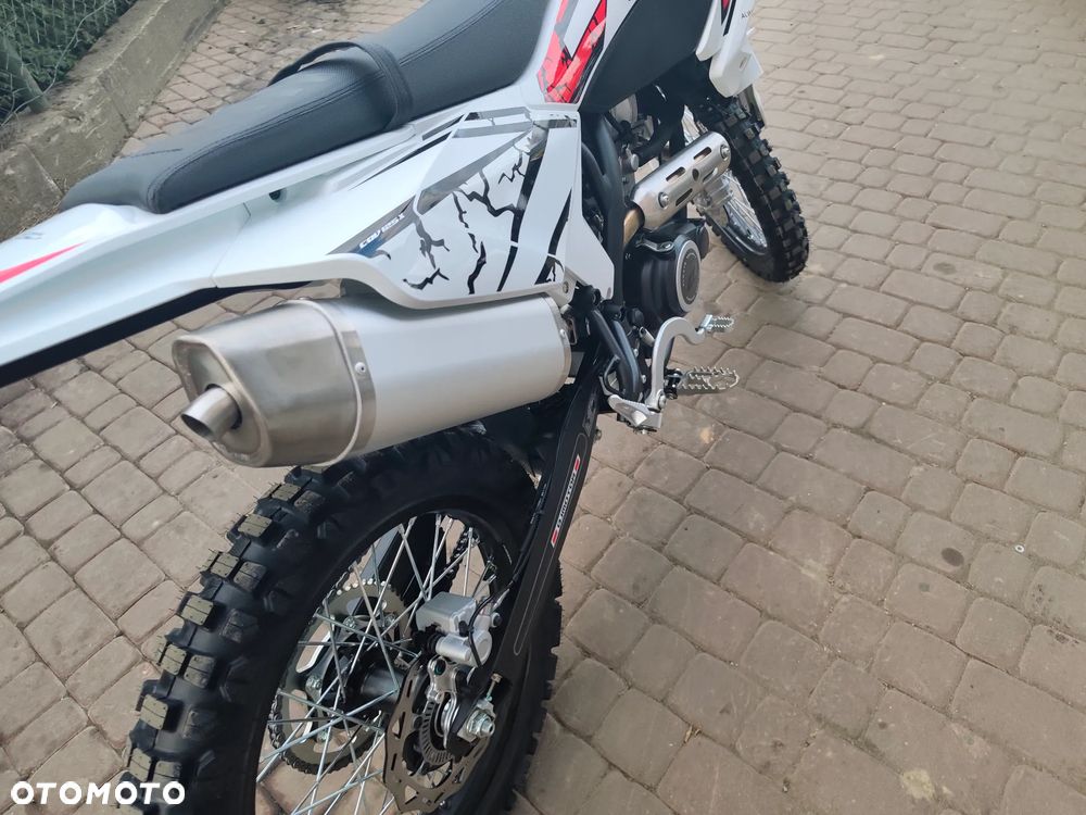 QJMOTOR COV 125X - 16