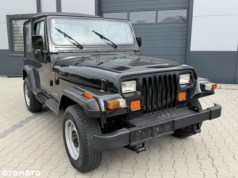 Jeep Wrangler - 12