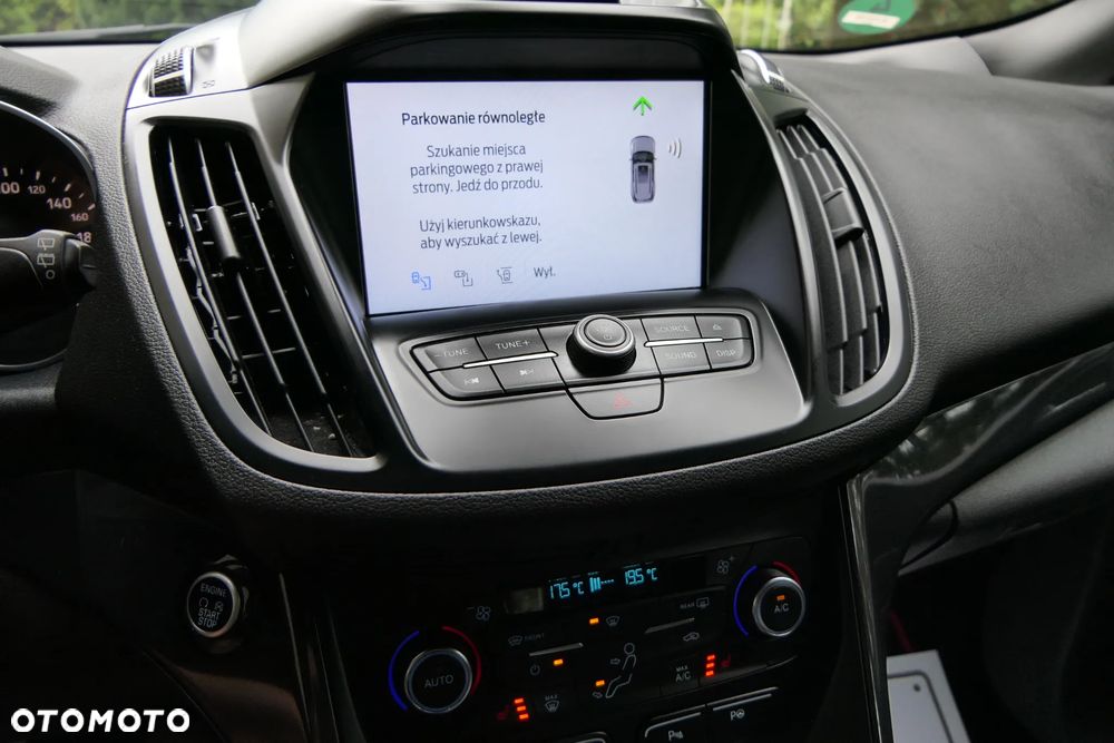 Ford Kuga 1.5 EcoBoost 2x4 ST-Line - 26