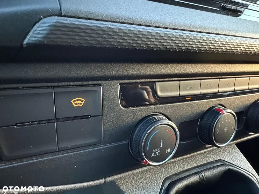 Volkswagen Transporter - 22