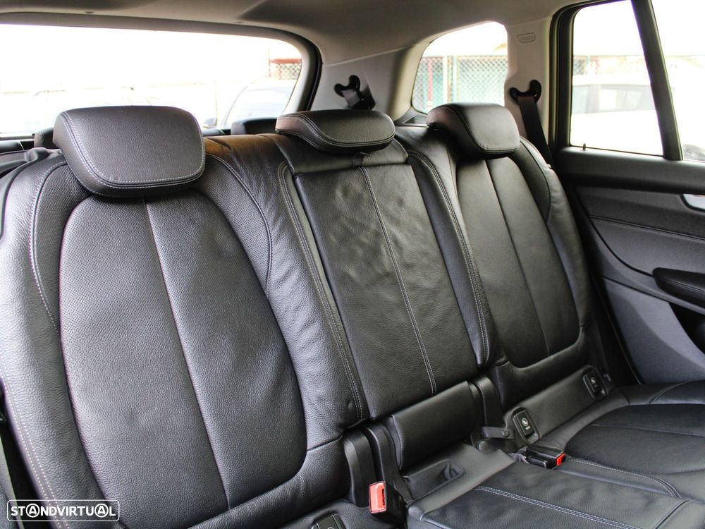 BMW 218 Gran Tourer d 7L Line Luxury - 59