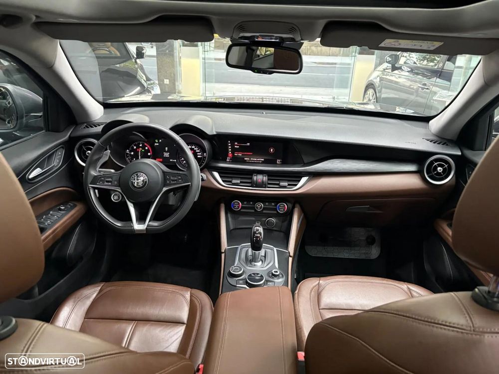 Alfa Romeo Stelvio - 16