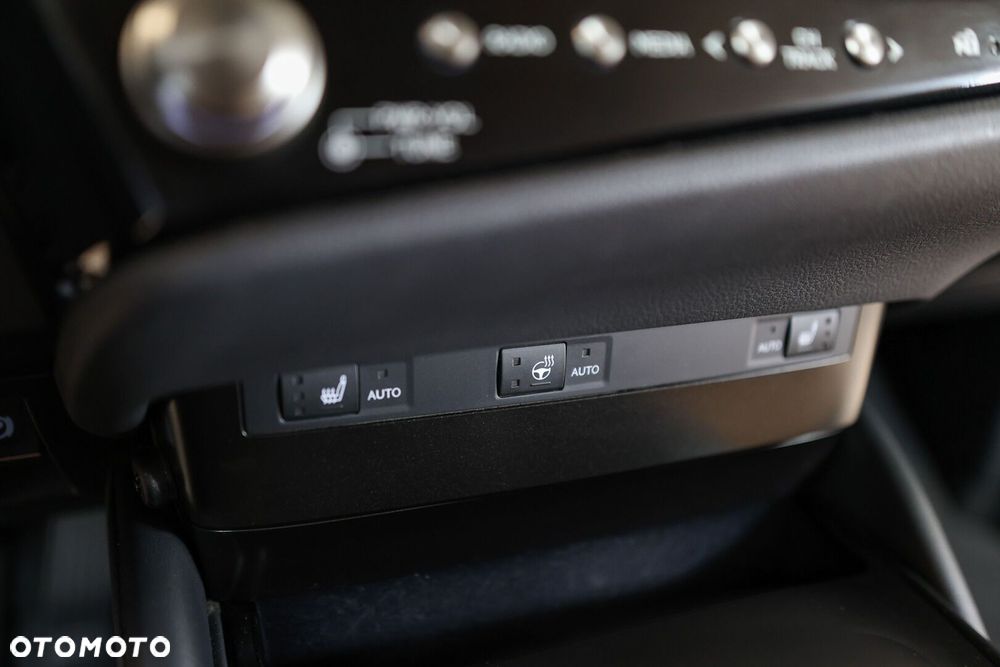 Lexus ES 300h Business Edition - 22