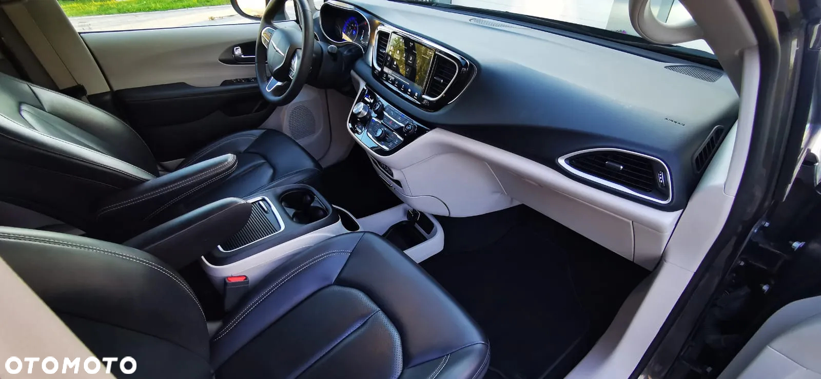 Chrysler Pacifica - 19