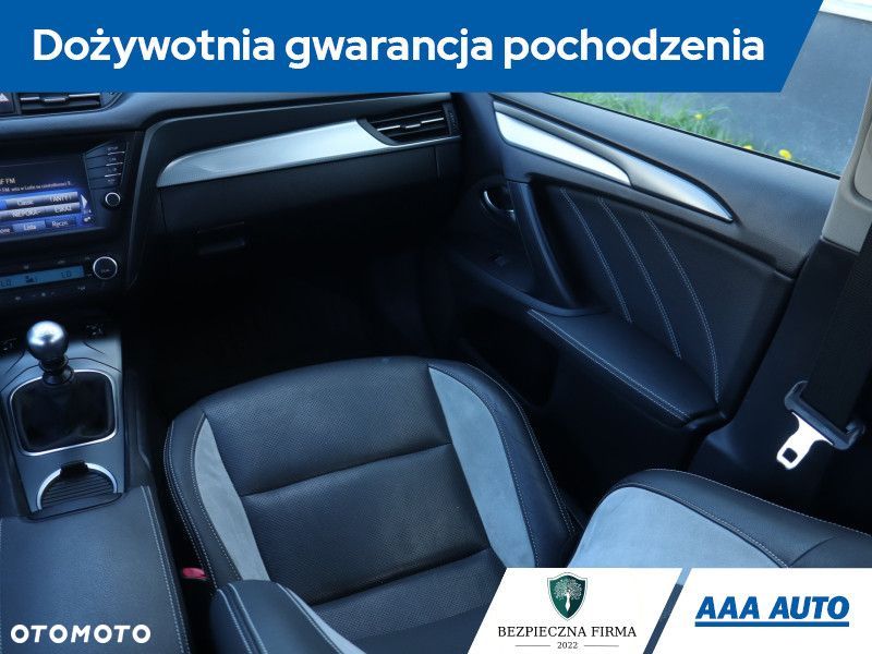 Toyota Avensis - 10
