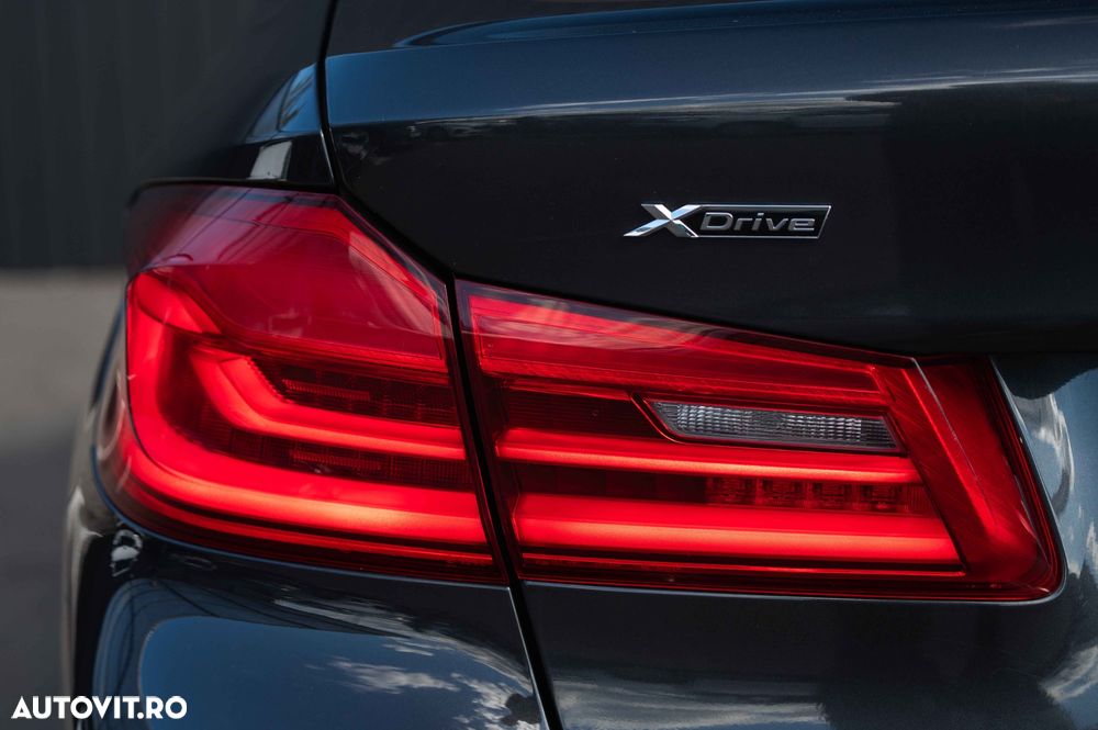 BMW Seria 5 520d xDrive AT - 12