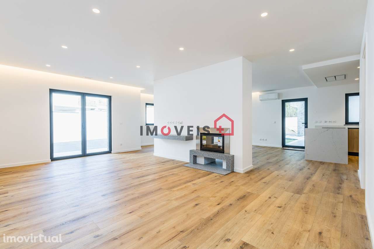 Moradia T4 - Milagres - Grande imagem: 2/33