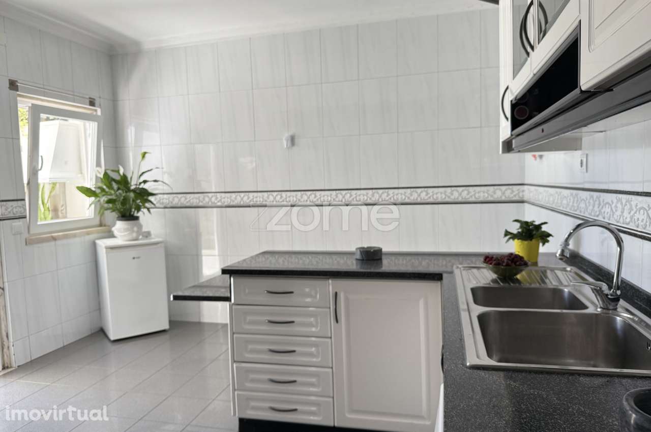 Moradia T3 com Logradouro e Varanda - São Domingos de Rana - Grande imagem: 5/31