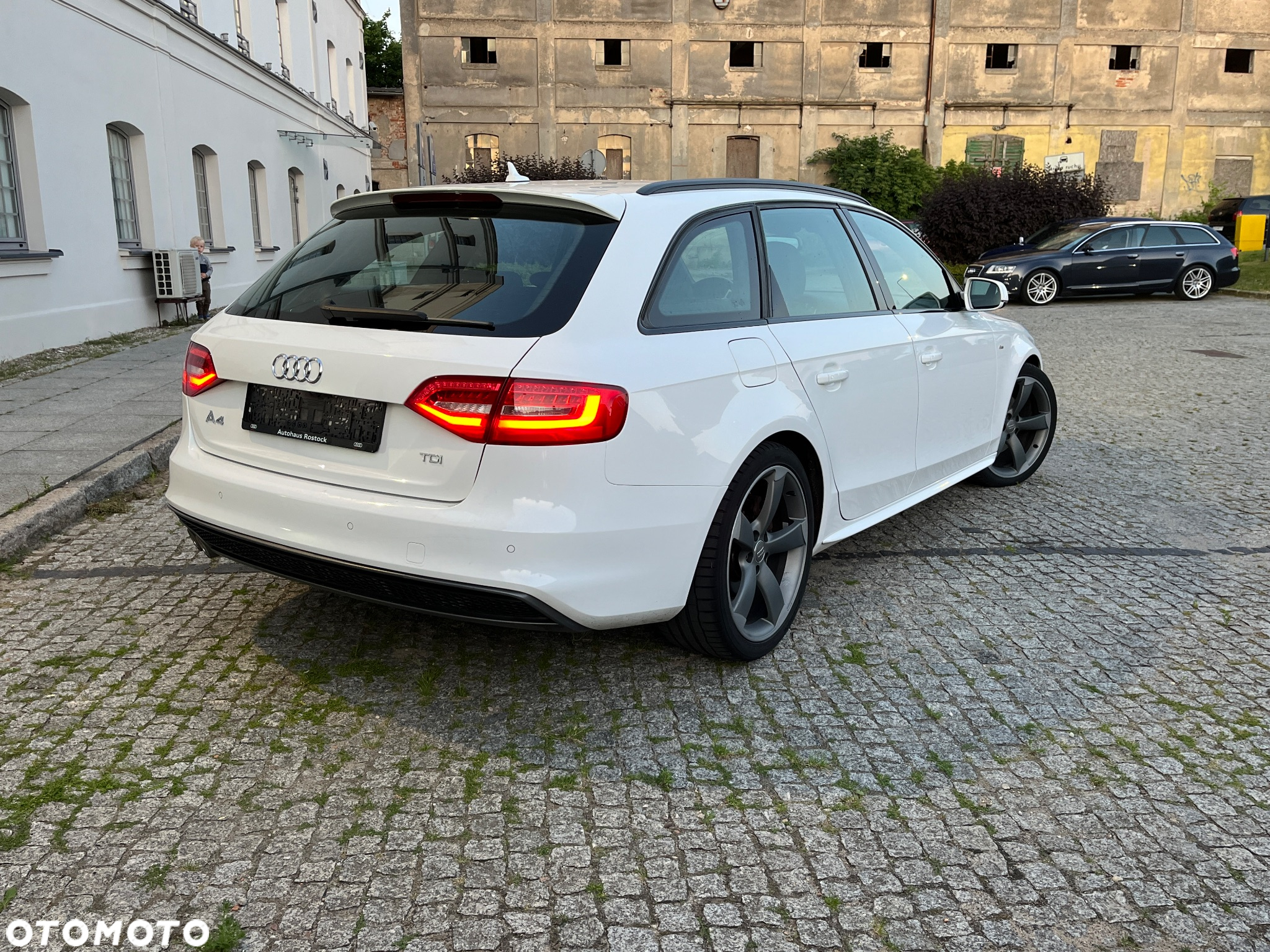 Audi A4 Avant 2.0 TDI DPF clean diesel S line Sportpaket - 5