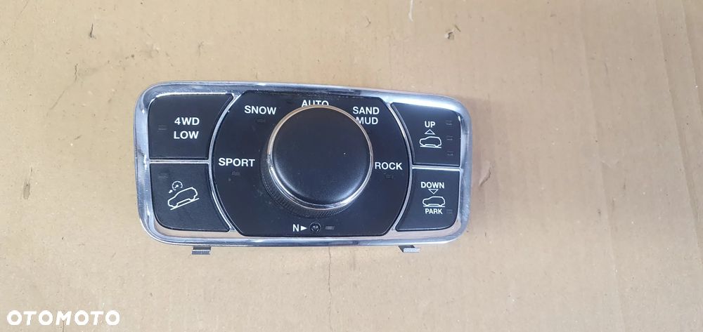 Panel sterowania przełączniki regulacji zawieszenia napędu Jeep Grand Cherokee WK2 P56046233AC - 1