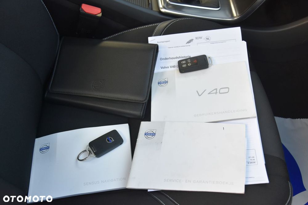 Volvo V40 D4 Drive-E Momentum - 22