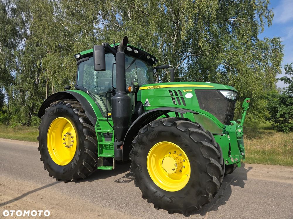 John Deere 6215R - 2