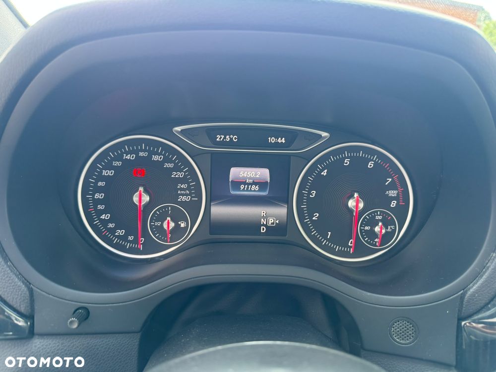 Mercedes-Benz Klasa B 250 4Matic 7G-DCT AMG Line - 25