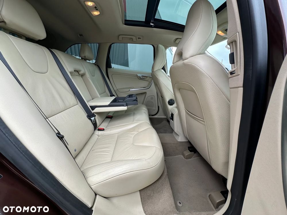 Volvo XC 60 3.2 AWD RDesign - 5