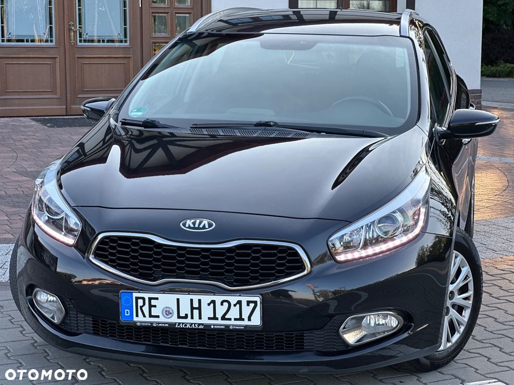 Kia Ceed 1.6 GDI Platinum Edition - 1