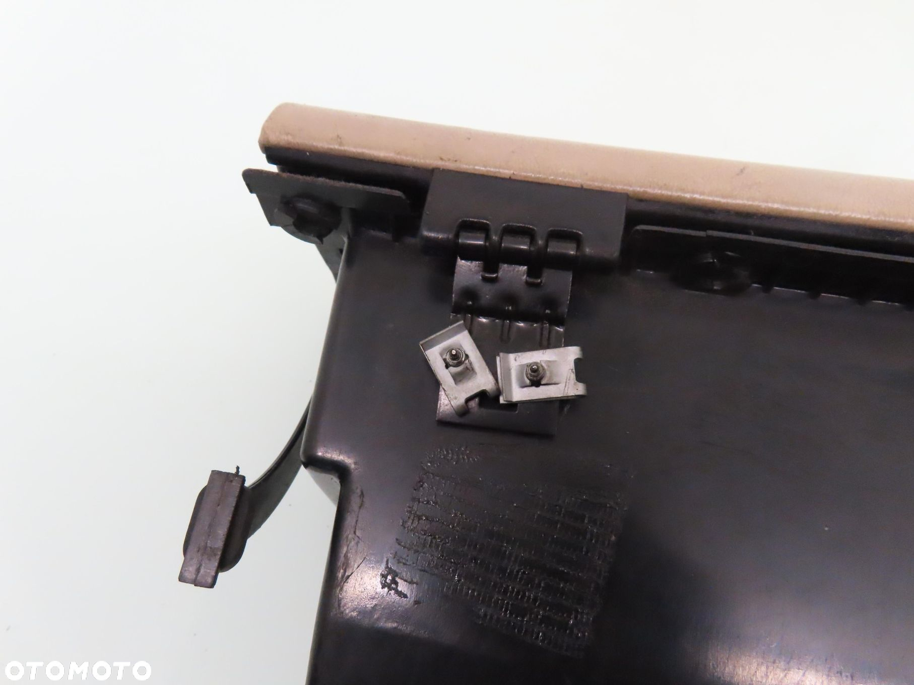 SCHOWEK PASAZERA VOLVO 850 9132989 - 4