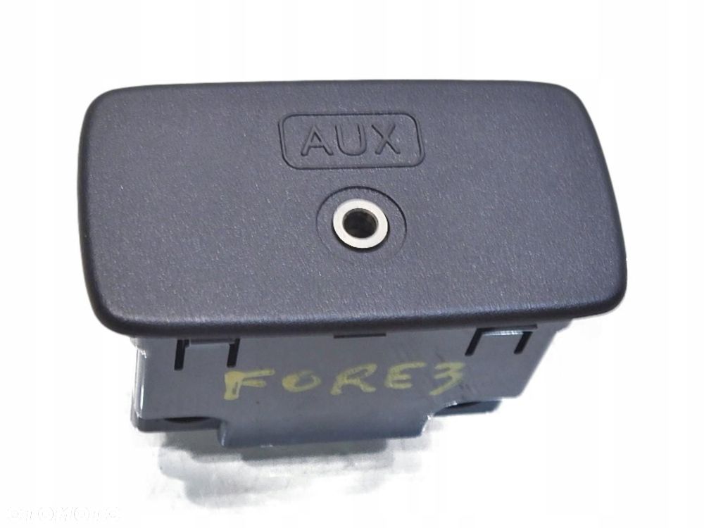 GNIAZDO AUX SUBARU FORESTER III - 1