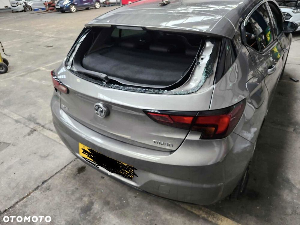 Opel Astra 1.4 Turbo Business - 12