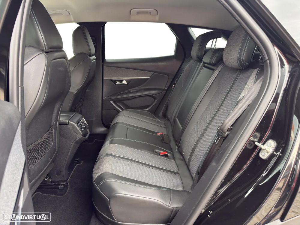 Peugeot 3008 225 e-EAT8 Allure - 13