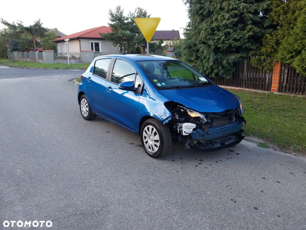 Toyota Yaris 1.33 Premium - 2