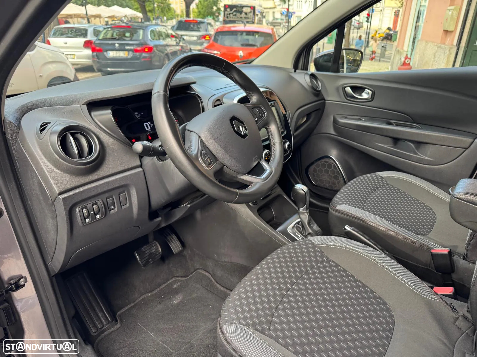 Renault Captur 1.5 dCi Exclusive EDC - 15
