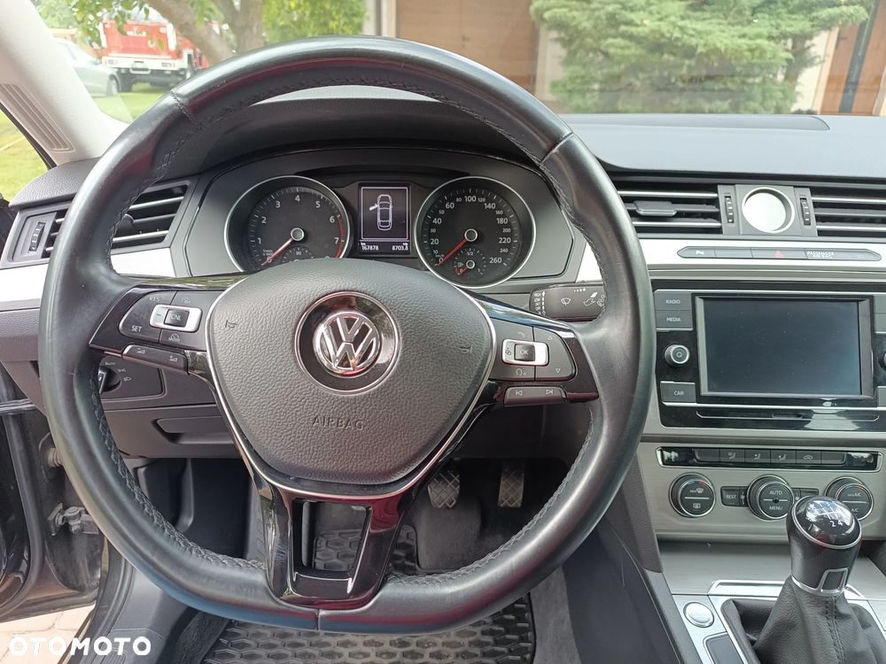 Volkswagen Passat 1.4 TSI BMT Trendline - 30