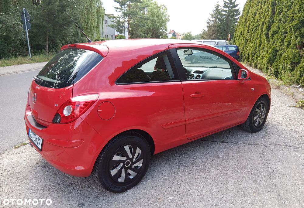 Opel Corsa 1.4 16V Edition - 4