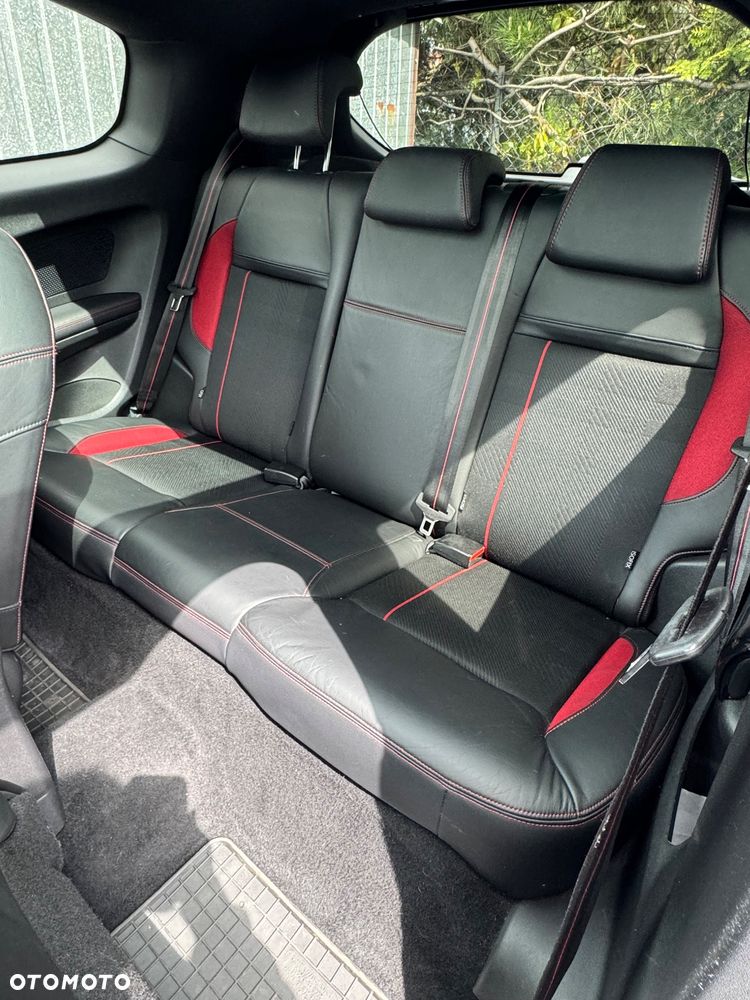 Peugeot 208 - 10