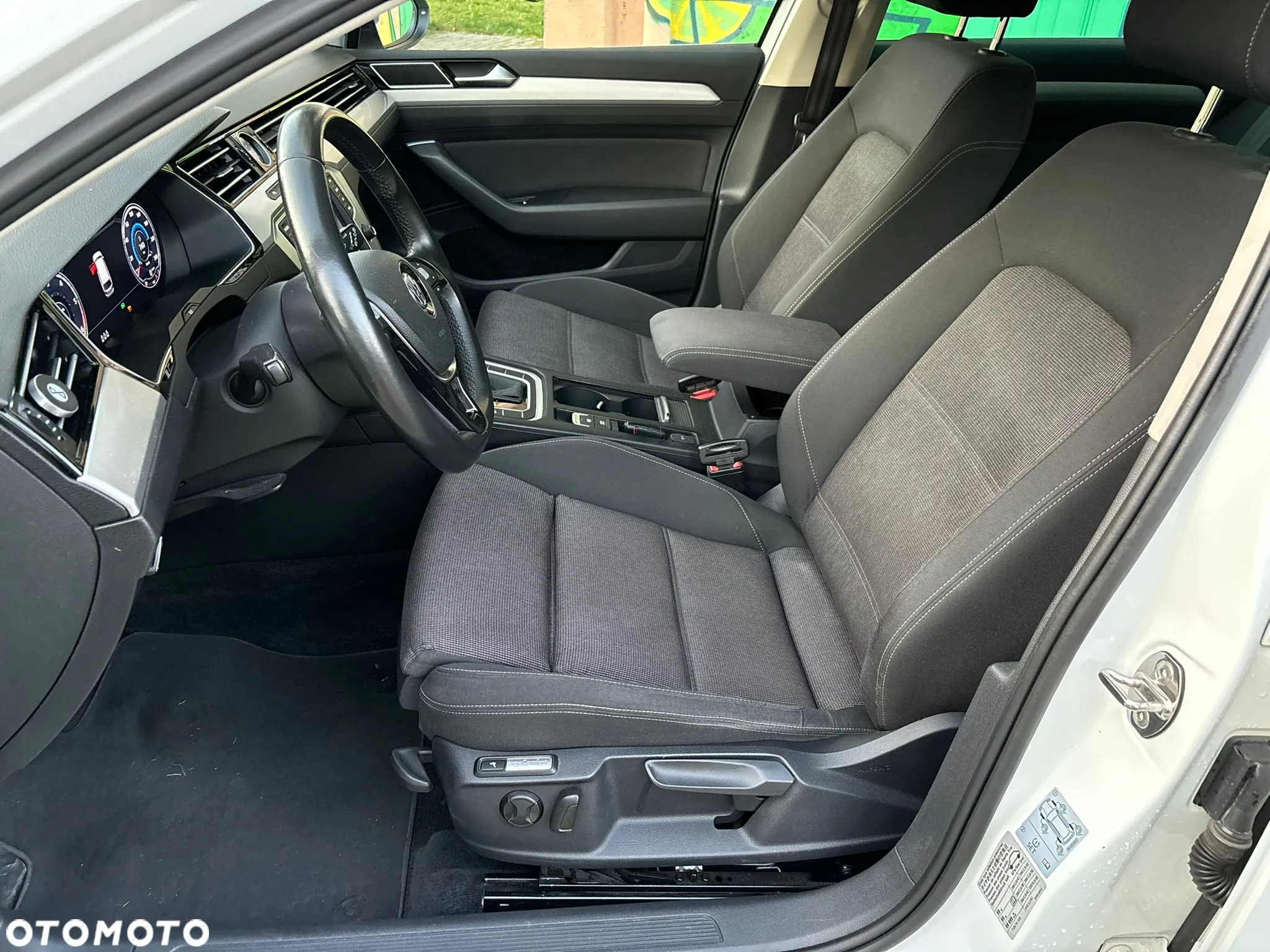 Volkswagen Passat 2.0 TDI Bi-Turbo BMT 4Mot Highline DSG - 14