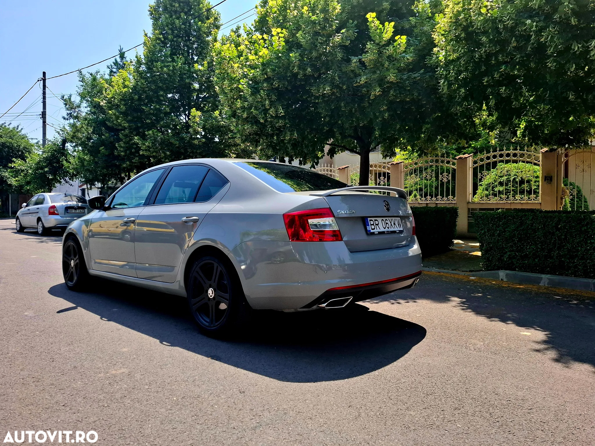 Skoda Octavia 2.0 TDI DSG RS - 3