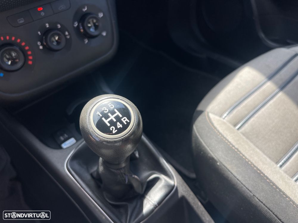 Fiat Punto 1.3 M-Jet Lounge S&S - 21