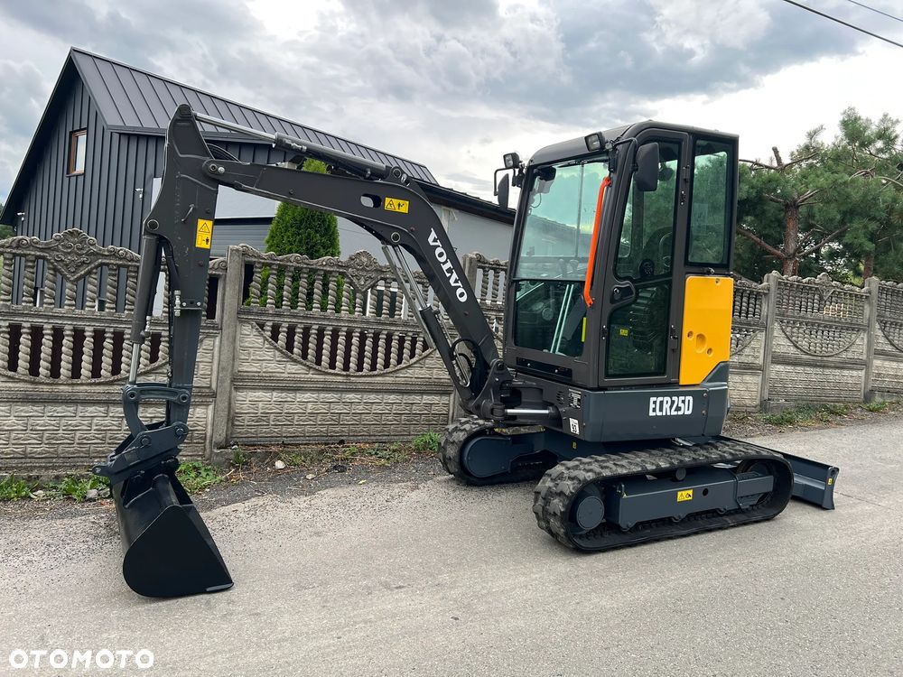 Volvo ECR25D | Minikoparka VOLVO ECR25 | Zerowy Obrys | Mini Koparka 3 Tony |Waga 2,5 Tony | Tylko 2700 MTG | Sprowadzona | Stan IDEALNY | - 2